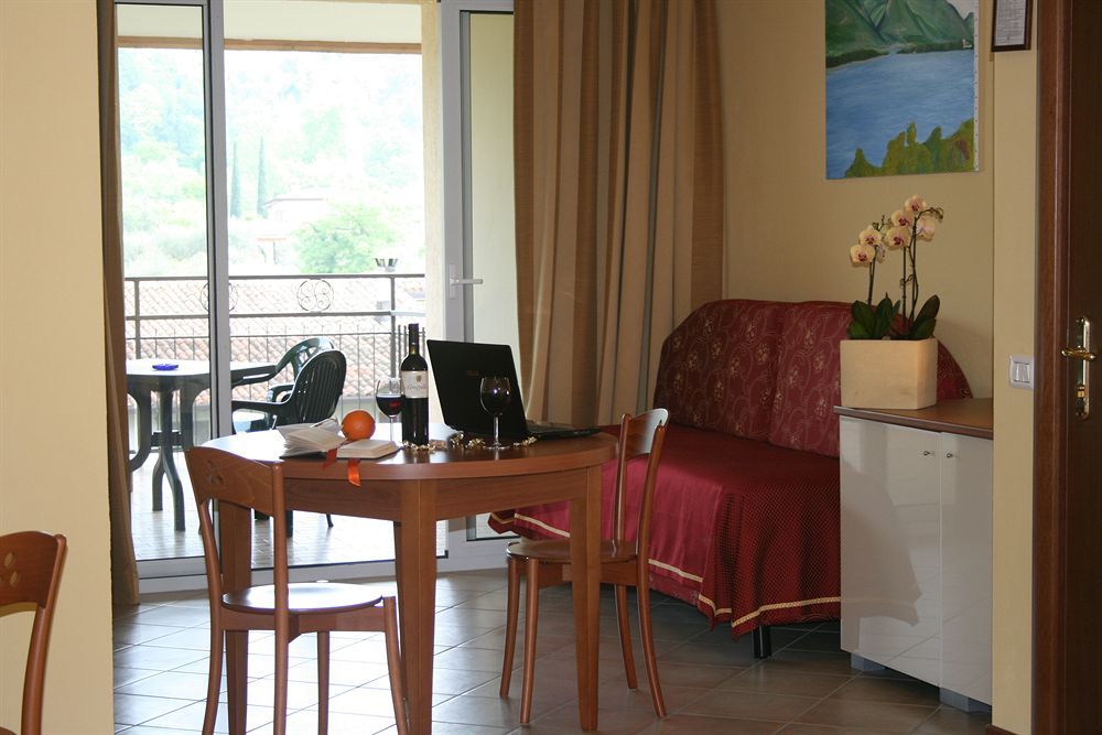 Residence Miralago Rooms & Apartments Manerba del Garda Exterior foto