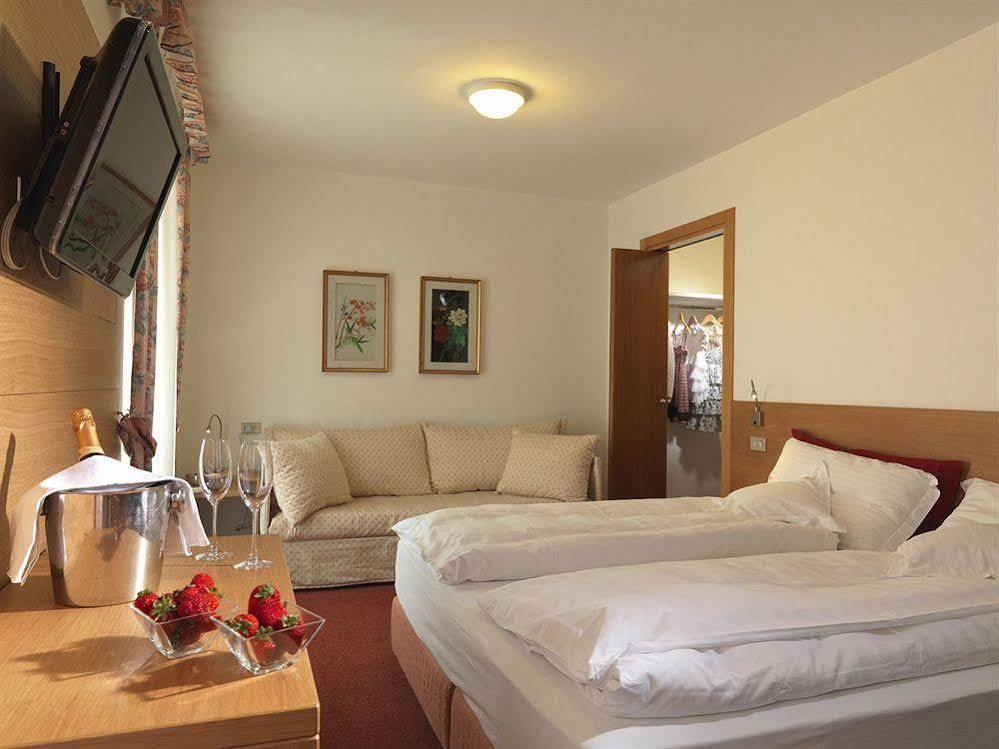 Residence Miralago Rooms & Apartments Manerba del Garda Exterior foto