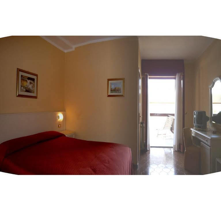 Residence Miralago Rooms & Apartments Manerba del Garda Exterior foto