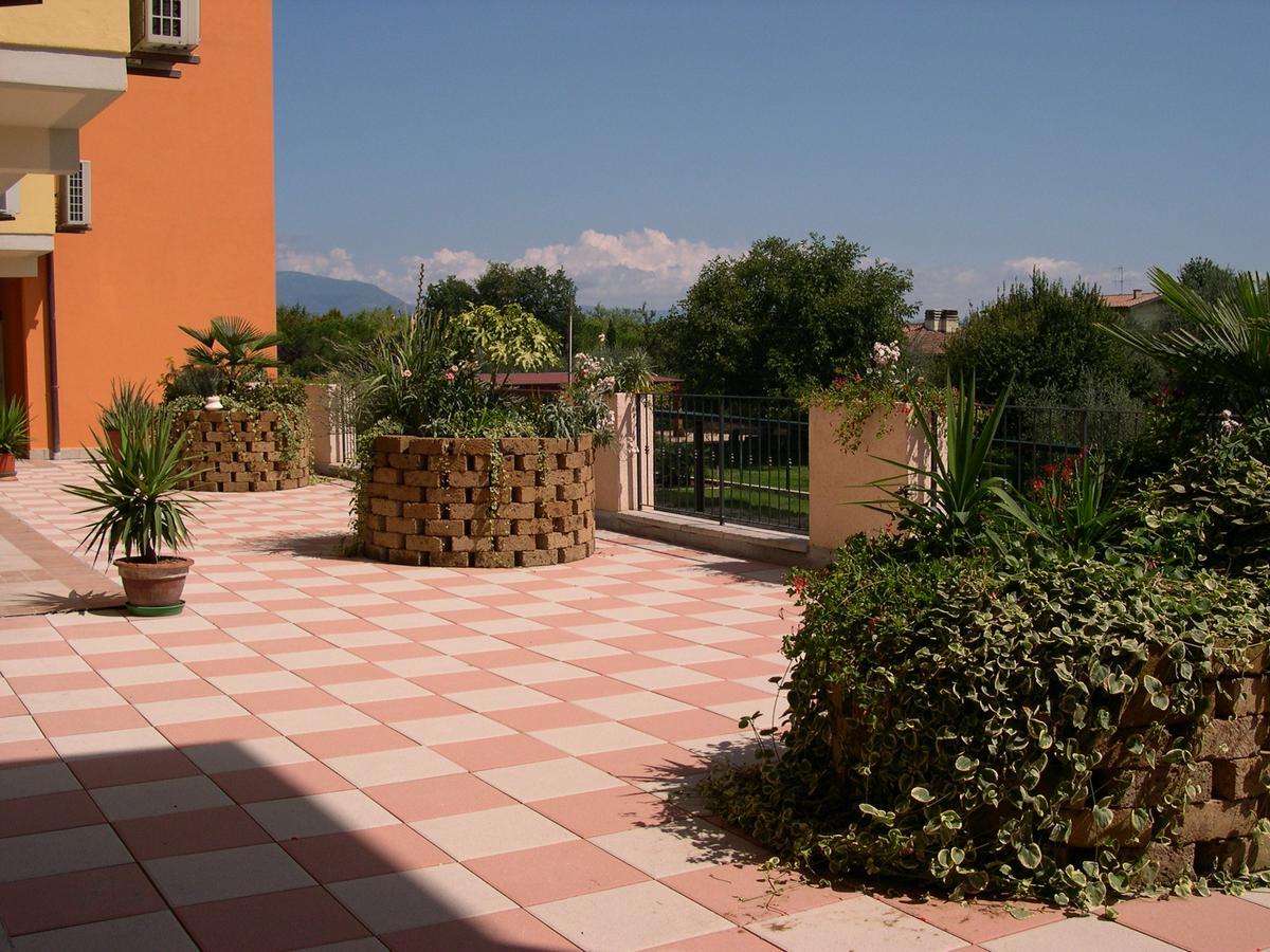 Residence Miralago Rooms & Apartments Manerba del Garda Exterior foto