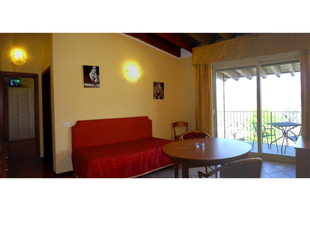 Residence Miralago Rooms & Apartments Manerba del Garda Exterior foto